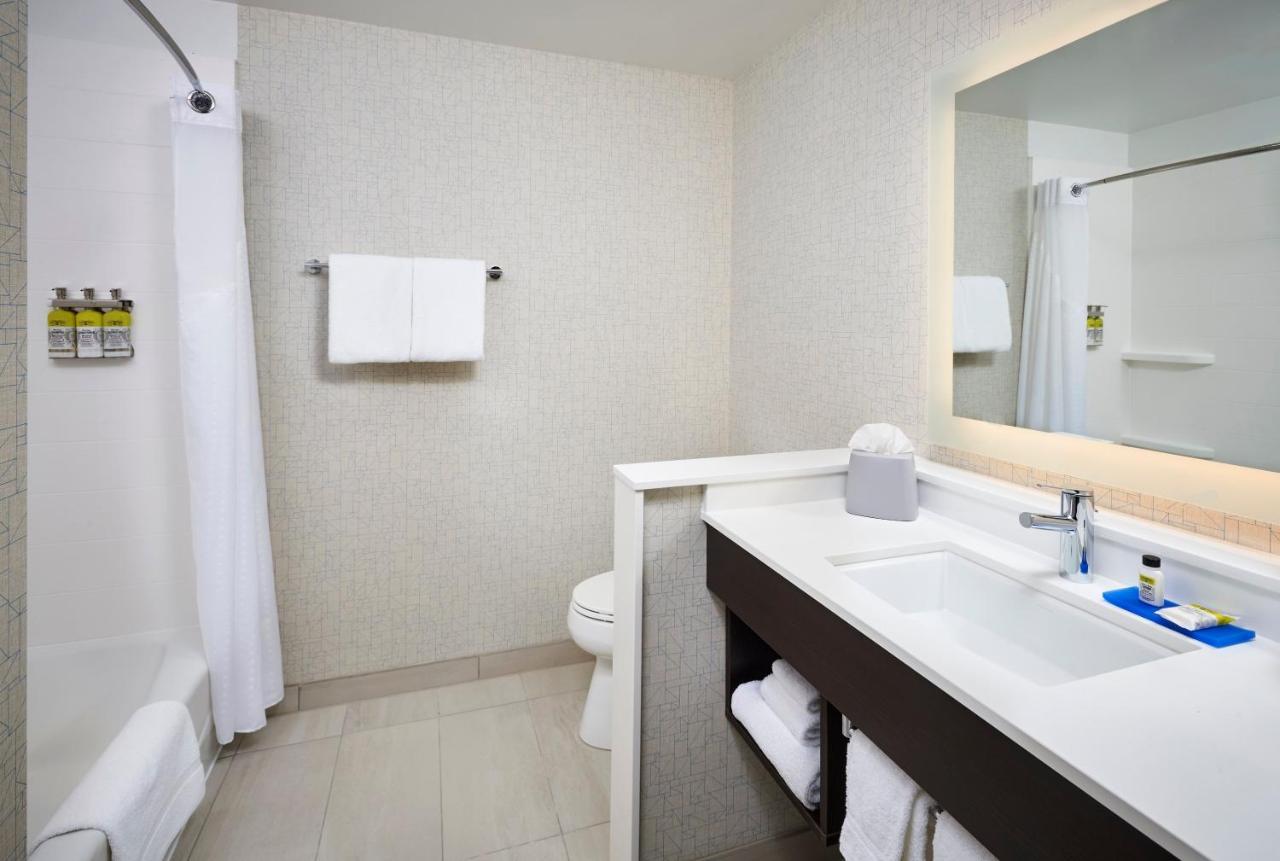 Holiday Inn Express & Suites Windsor East - Lakeshore By Ihg Tecumseh Exteriér fotografie