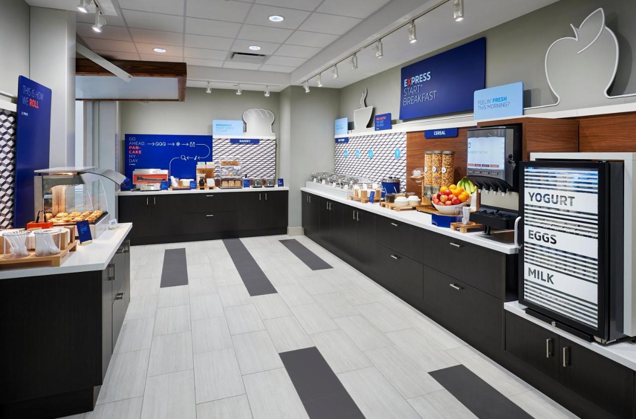 Holiday Inn Express & Suites Windsor East - Lakeshore By Ihg Tecumseh Exteriér fotografie
