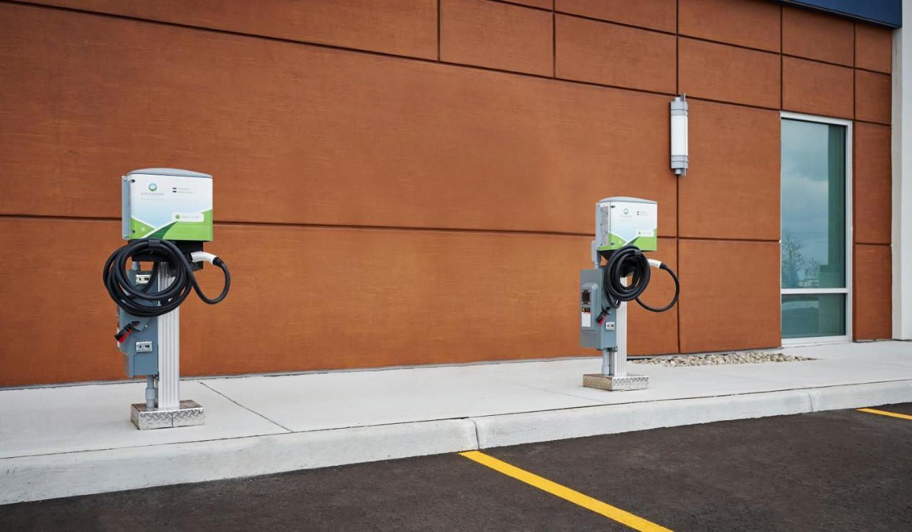 Holiday Inn Express & Suites Windsor East - Lakeshore By Ihg Tecumseh Exteriér fotografie